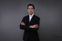 Kisah Adrian Maulana Terus Belajar dalam Dunia Investasi 