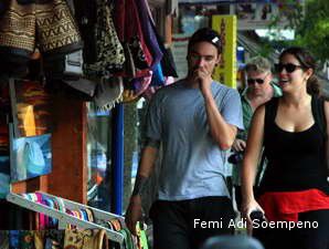 BPS: 5,69 Juta Orang Wisman Berkunjung ke Indonesia 