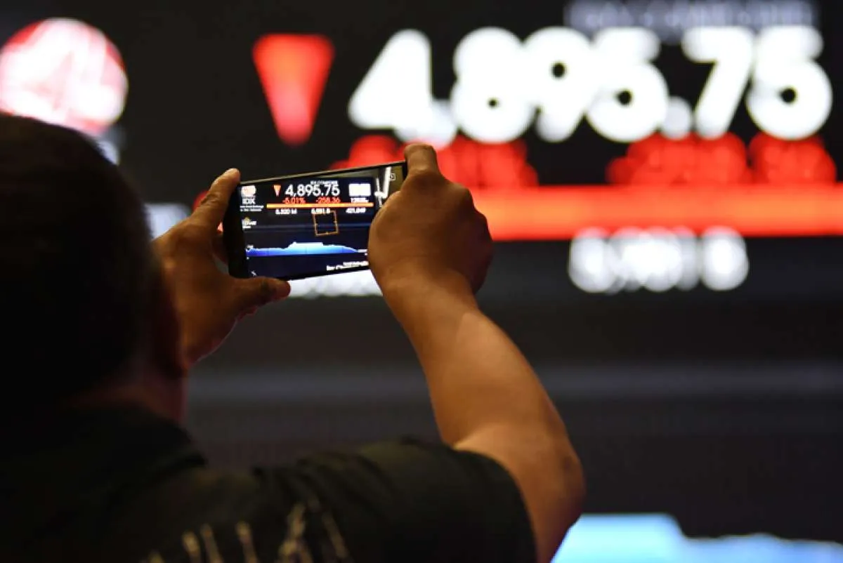 Imbas corona, triliunan dana asing menguap dari pasar saham Indonesia
