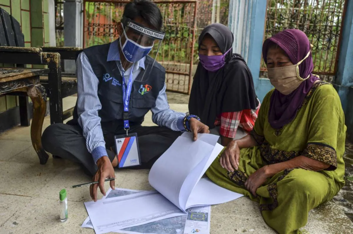Jumlah penduduk Indonesia terkini 270,2 juta jiwa, naik 14,46% satu dekade