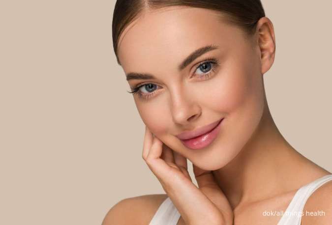 Simak 5 Manfaat Menggunakan Lip Serum, Cegah Bibir Hitam!