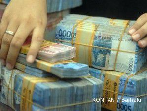 Rupiah melemah dibayangi pertumbuhan ekonomi yang melambat
