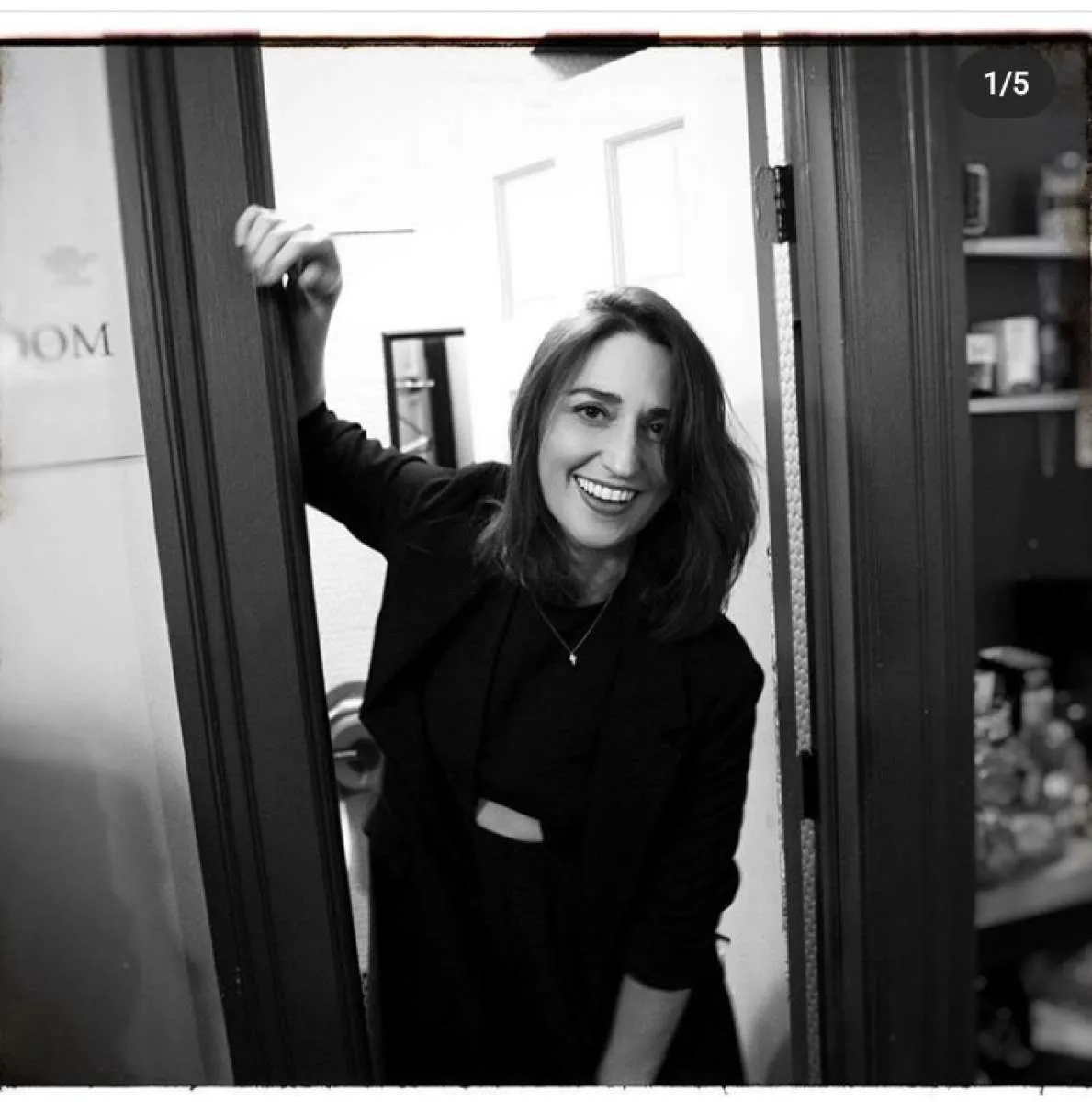 Sara Bareilles positif terinfeksi virus corona 