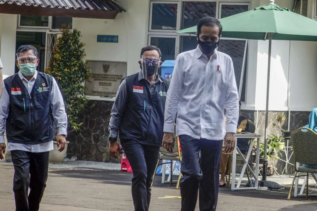 Vaksin Covid-19 untuk semua masyarakat, Jokowi: Tak ada kaitannya dengan anggota BPJS