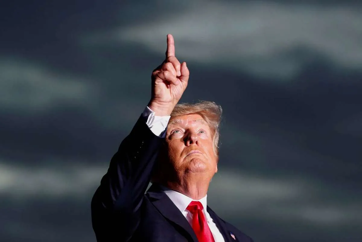 Donald Trump Dikecam Kelompok Anti-vaksin Karena Mendukung Vaksinasi Covid-19