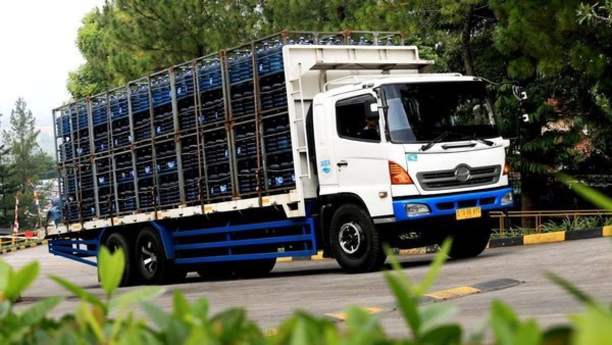 Pebisnis AMDK Minta Waktu Transisi Pelarangan Truk Sumbu Tiga