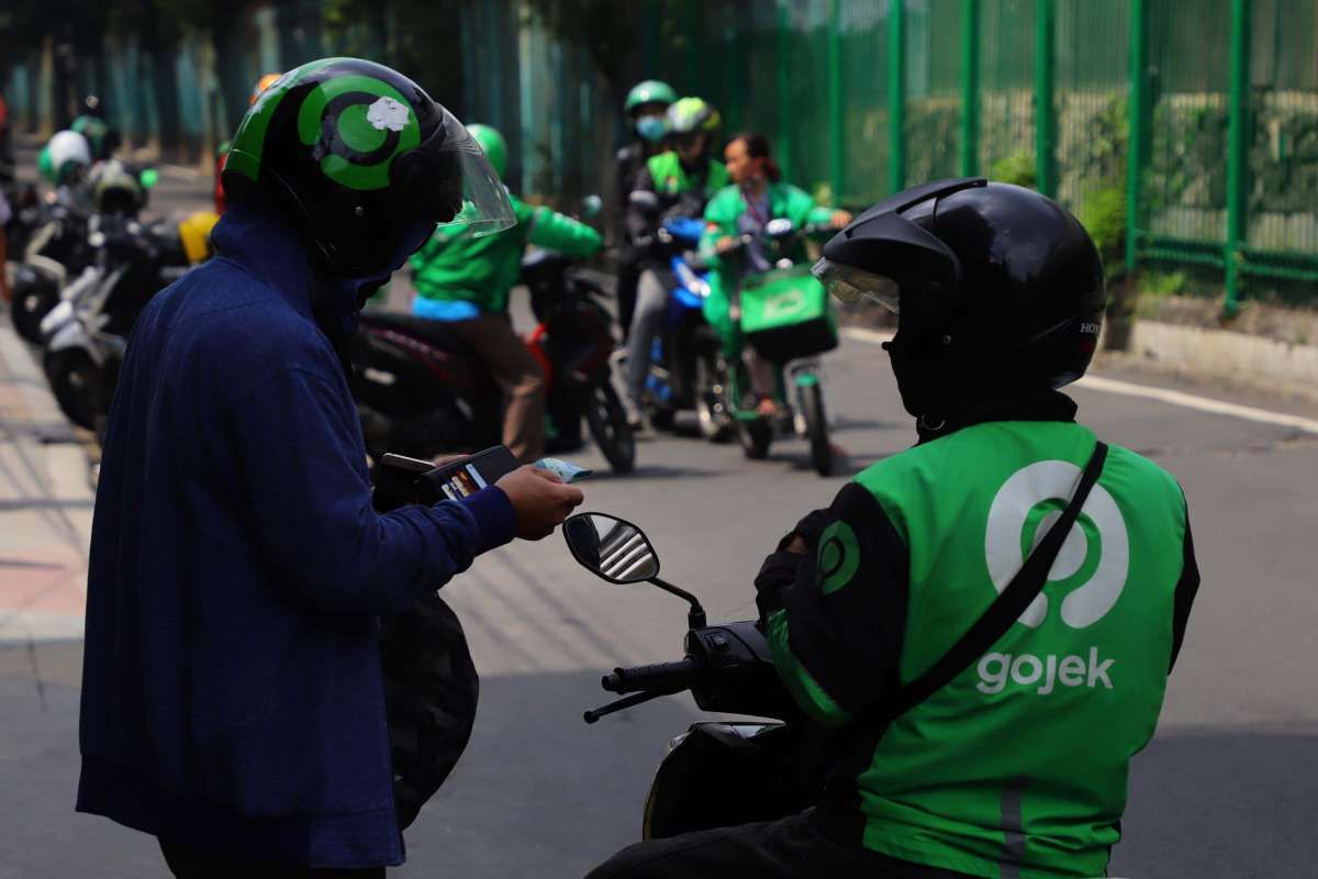 Tarif Akan Naik, Legalitas Ojek Online Dipertanyakan