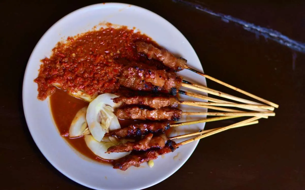 Pedas Manis Sate Legendaris Sate Plecing Arjuna Bali