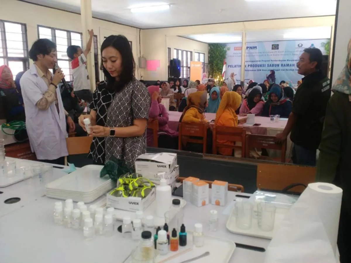BASF Indonesia dan PNM gelar pelatihan produksi sabun di Garut