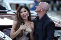 Jeff Bezos Diisukan Bakal Beli Vogue sebagai Hadiah Pernikahan untuk Lauren Sanchez