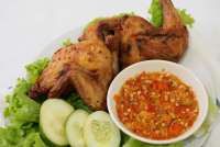 7 Tempat Makan Ayam Goreng Enak di Bandung yang Terkenal dan Mesti Dicoba