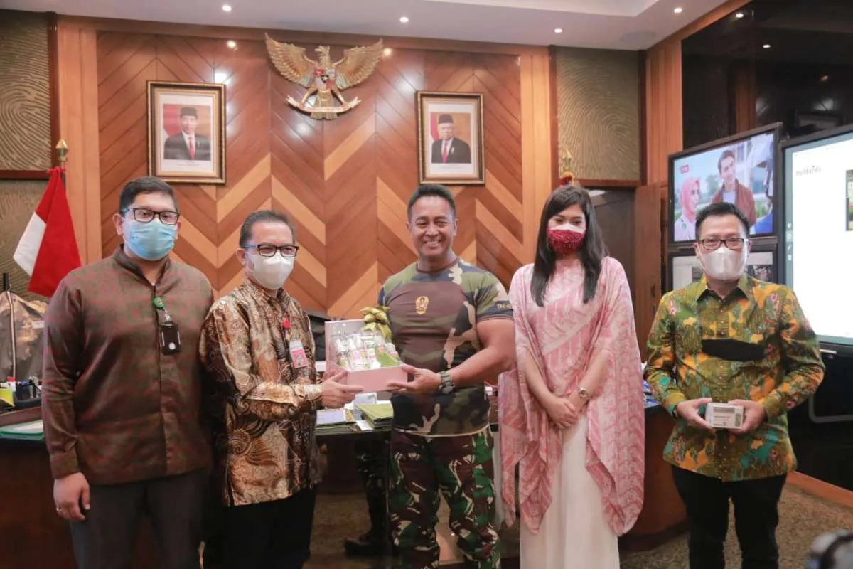 Mustika Ratu (MRAT) serahkan bantuan untuk tenaga kesehatan RSAD di Pulau Jawa