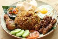Resep Nasi Goreng Kampung Lengkap dengan Sate hingga Ayam Goreng