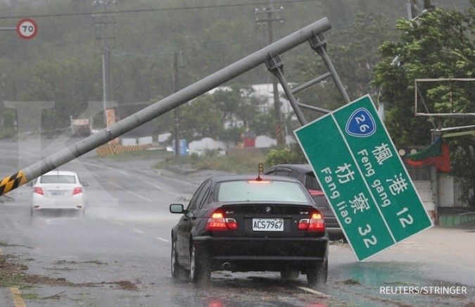 Taiwan Lumpuh Akibat Topan Kong-rey, Satu Orang Tewas