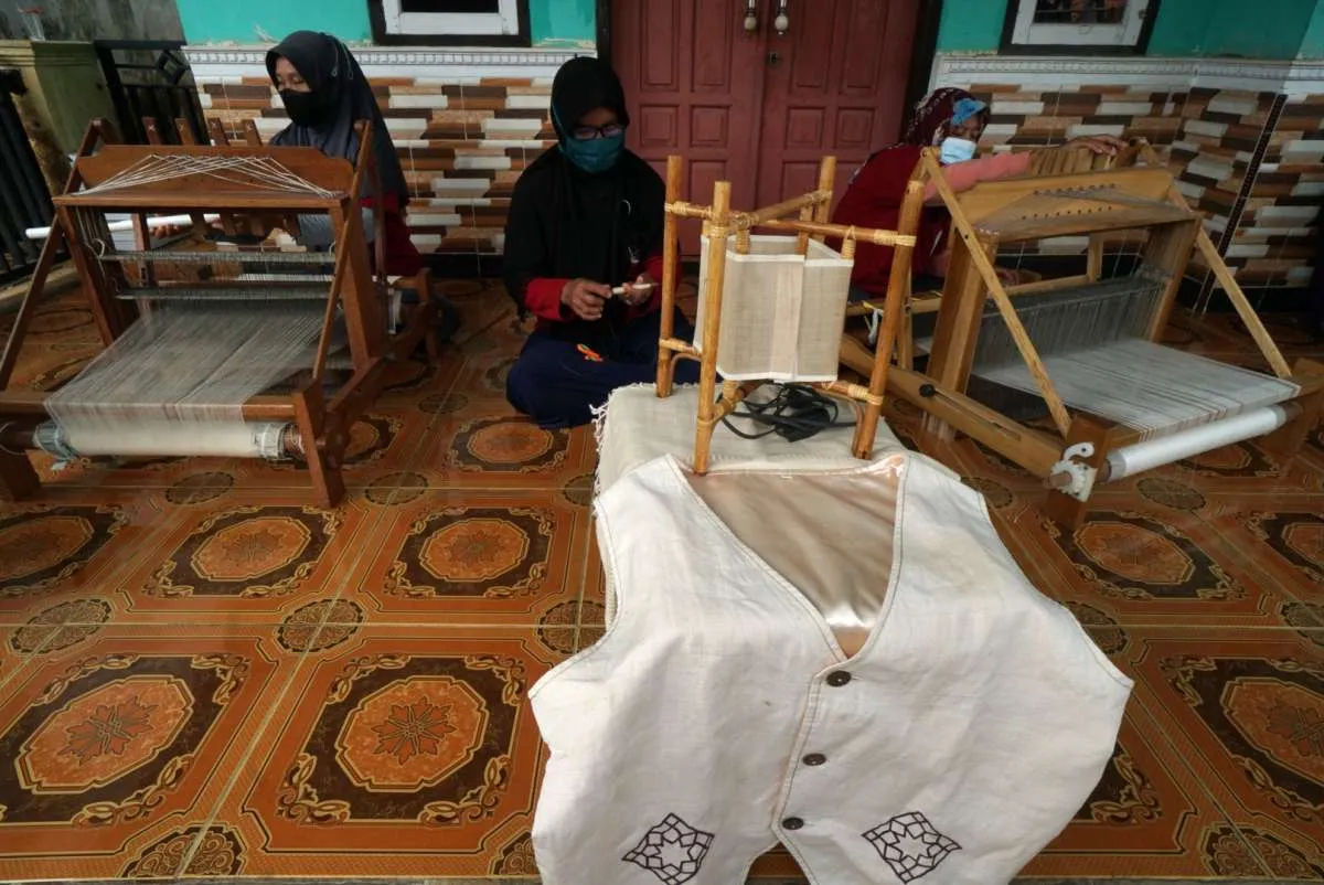 Limbah Daun Nanas Yang Menjadi Fulus