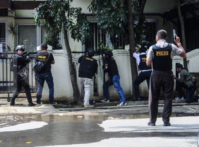 Polisi geledah rumah terduga teroris bom Bandung