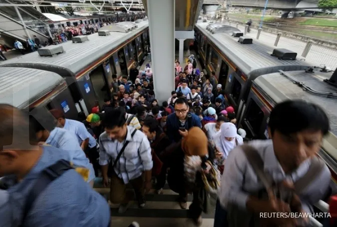 Commuter train passengers to receive free 'takjil' from May 15 to 17